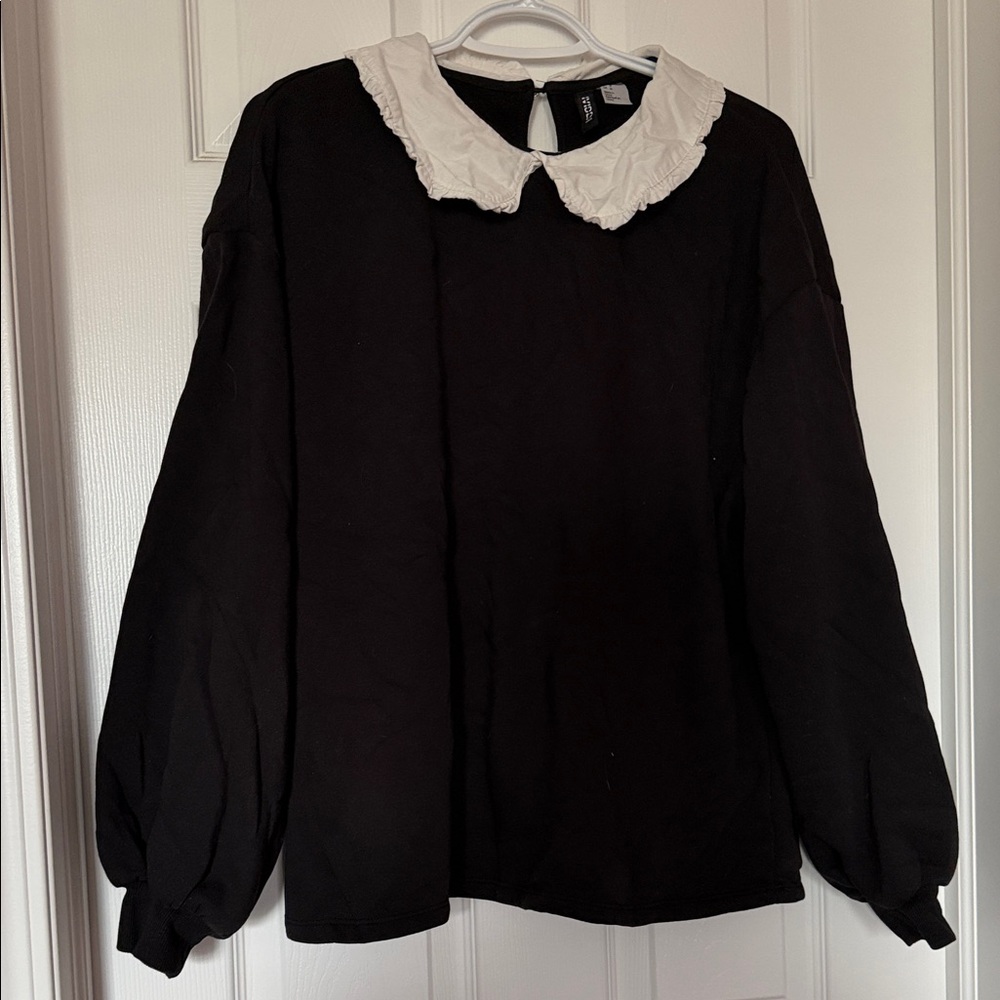 H&M Black Top with White Collar